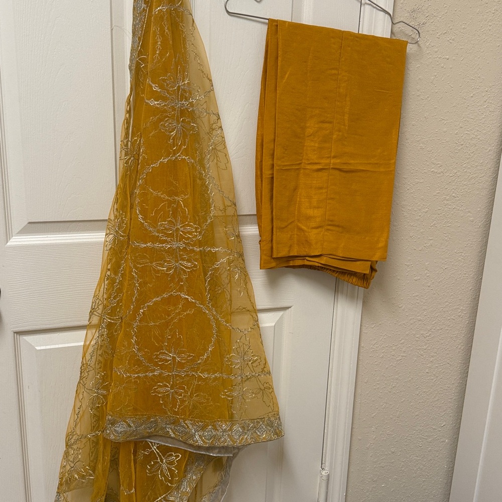 NWT Dress For Haldi yellow Indian Pakistani Event Wear Wedding Dress #829 - Picture 10 of 12